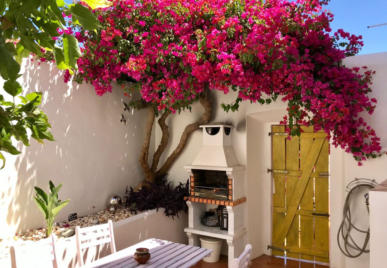 Townhouse in Ferragudo - Casa Saudade - 400m From The Beach Townhouse