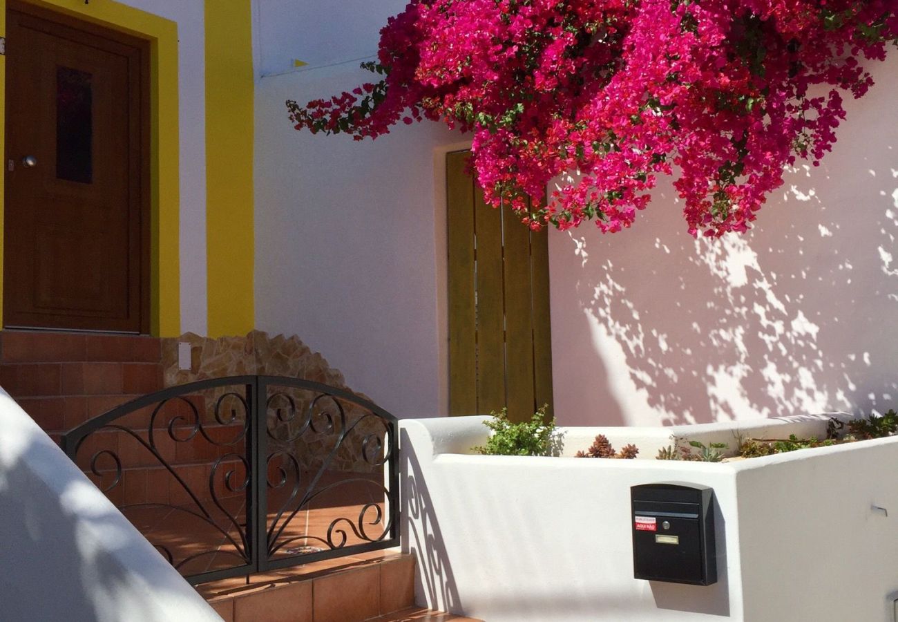 Townhouse in Ferragudo - Casa Saudade - 400m From The Beach Townhouse